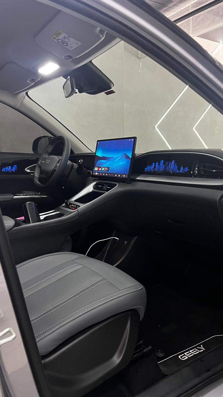 Vista de dentro de um carro com película nano cerâmica aplicada na Nani Sound Granja Viana